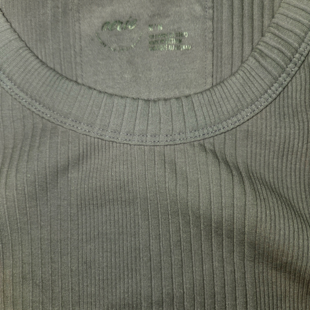 Gray Ribbed Tank Top - Picture 2 of 2
